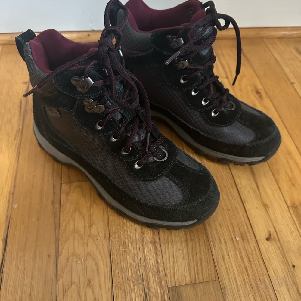 L.L. Bean Women's Burgundy and Black Lace Up Boots